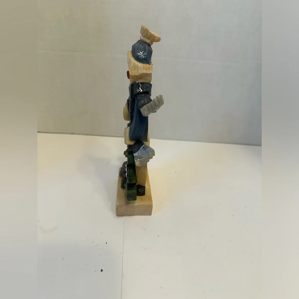 Rustic Snowman Figurine Christmas Decor Resin Wood Look Blue Coat Heart 7.5 Inch